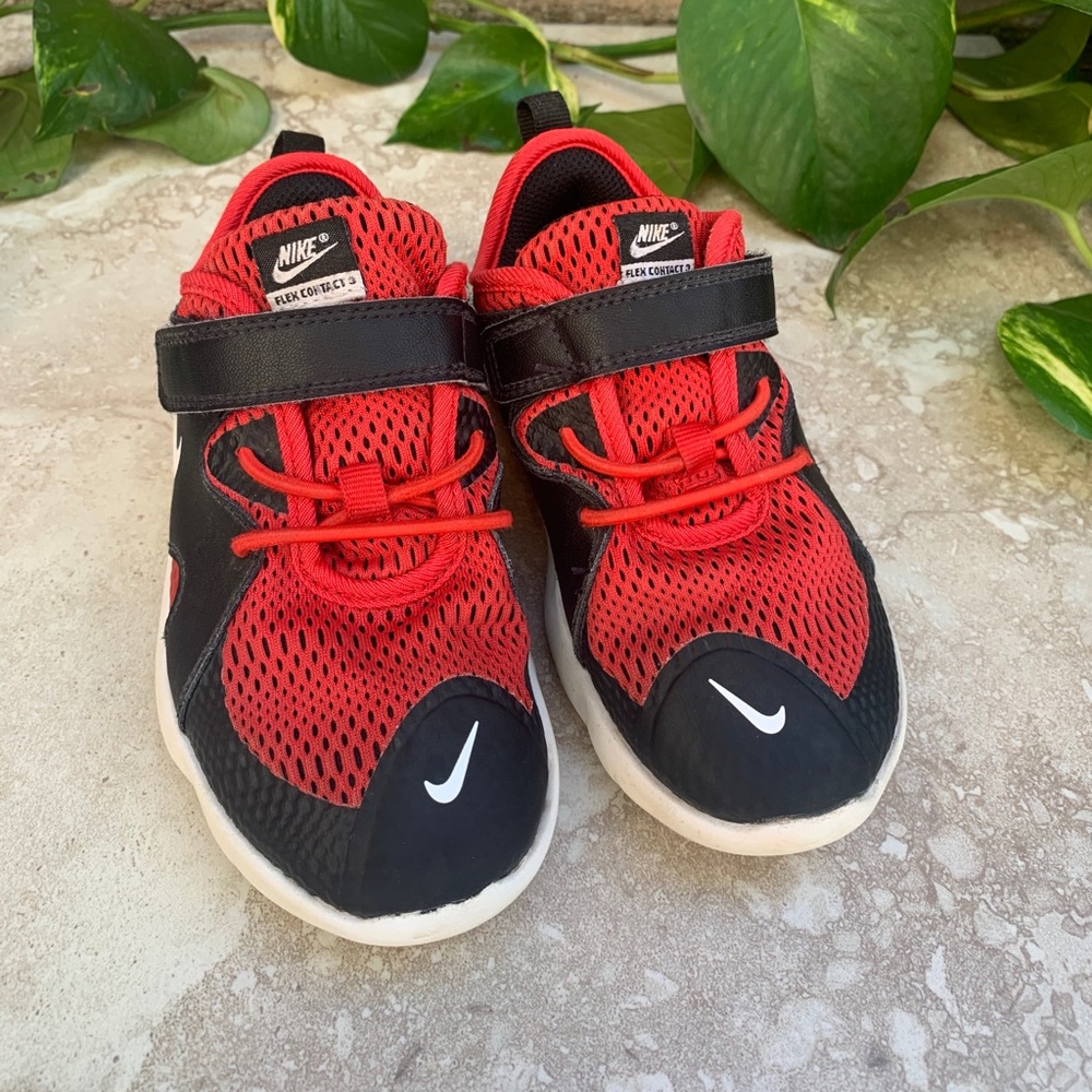 Nike Flex Contact 3 Youth Size 10